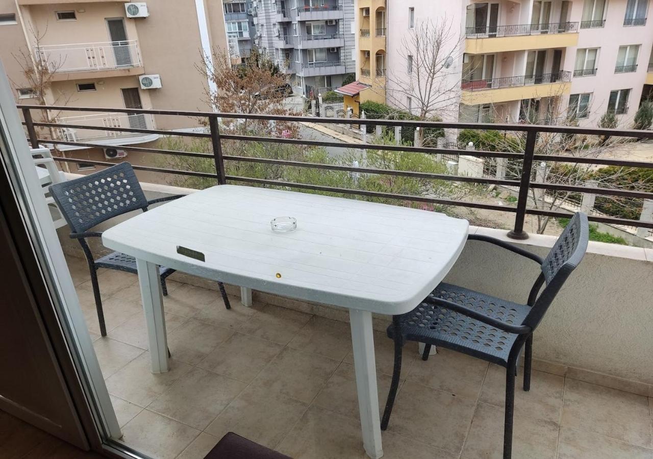 Charis Cozy Family Apart At Sun Village Complex Close To The Beach Sunny Beach Exterior photo